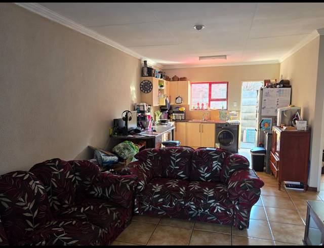 2 BEDROOM TOWNHOUSE FOR SALE IN ROODIA